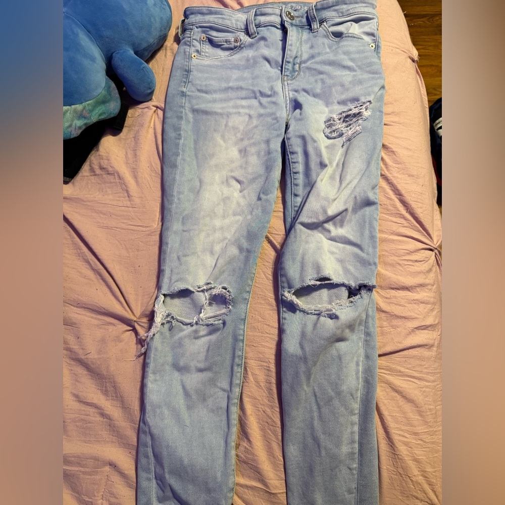 American Eagle, light washed jeans size 8